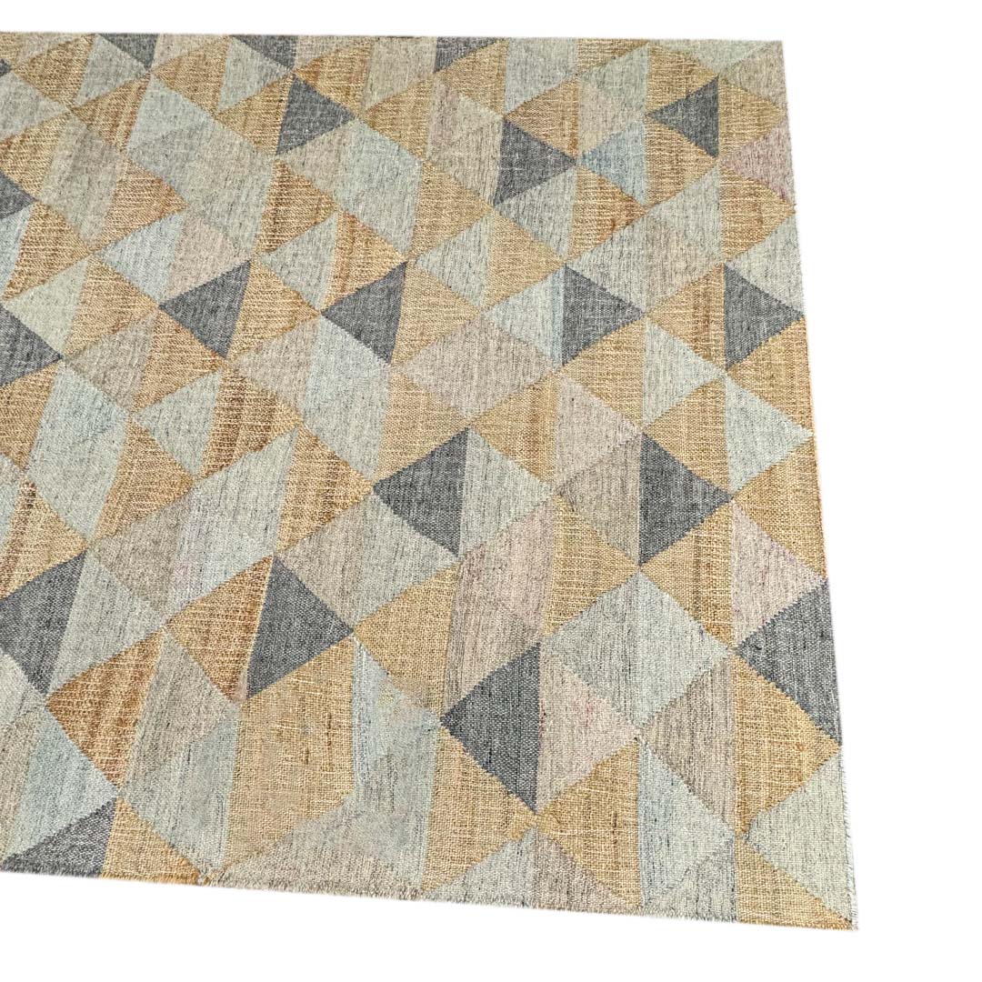 Earthy Elegance Handknotted Jute Rug