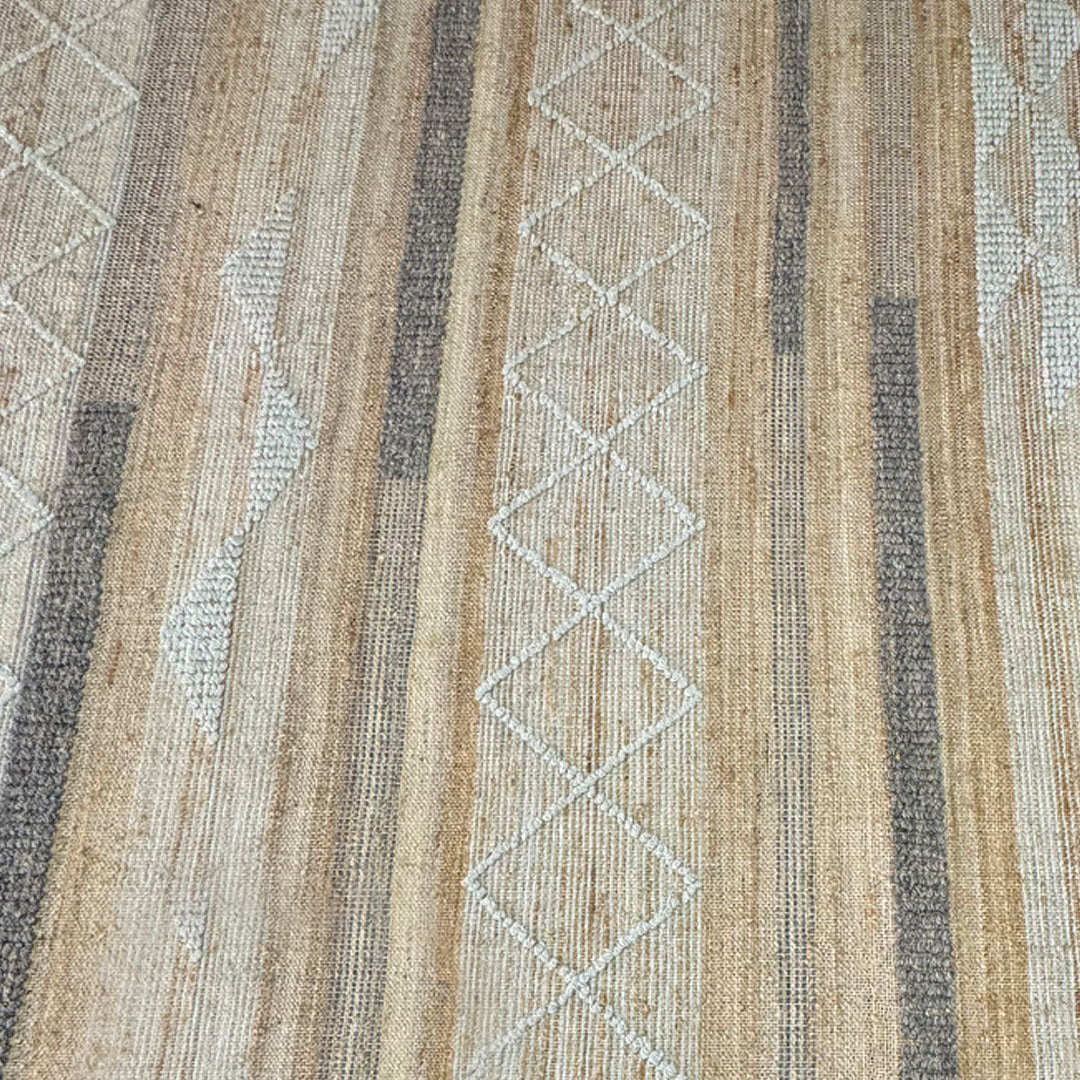 Earthy Elegance Handknotted Jute & Wool Rug