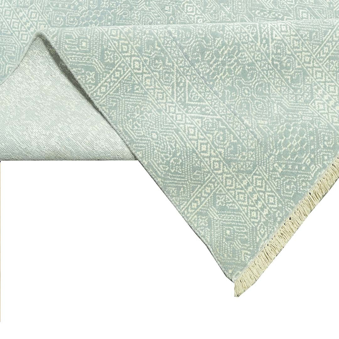 Texture Tales Handloom Viscose Rug.